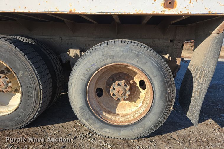 image for item DW3005 1987 White GMC grain truck