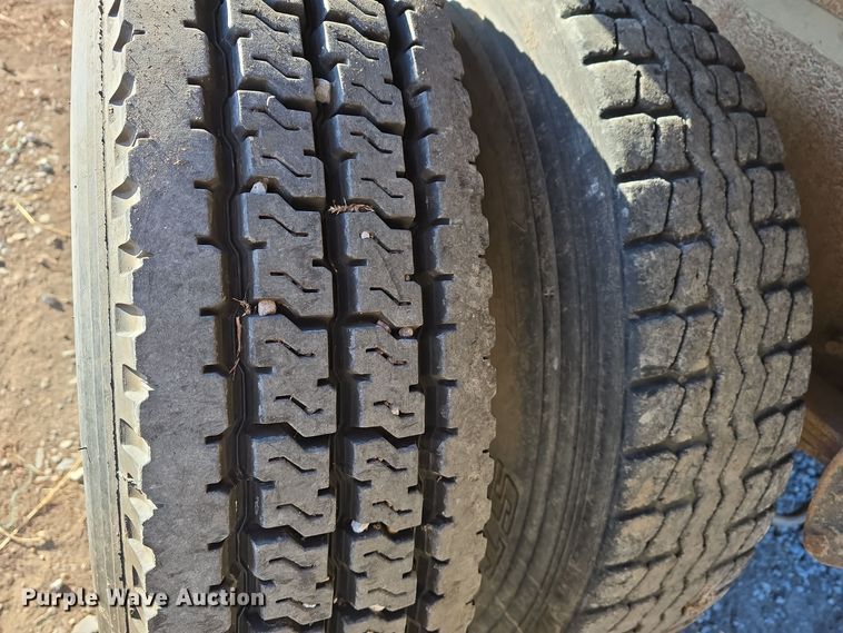 image for item DW3005 1987 White GMC grain truck