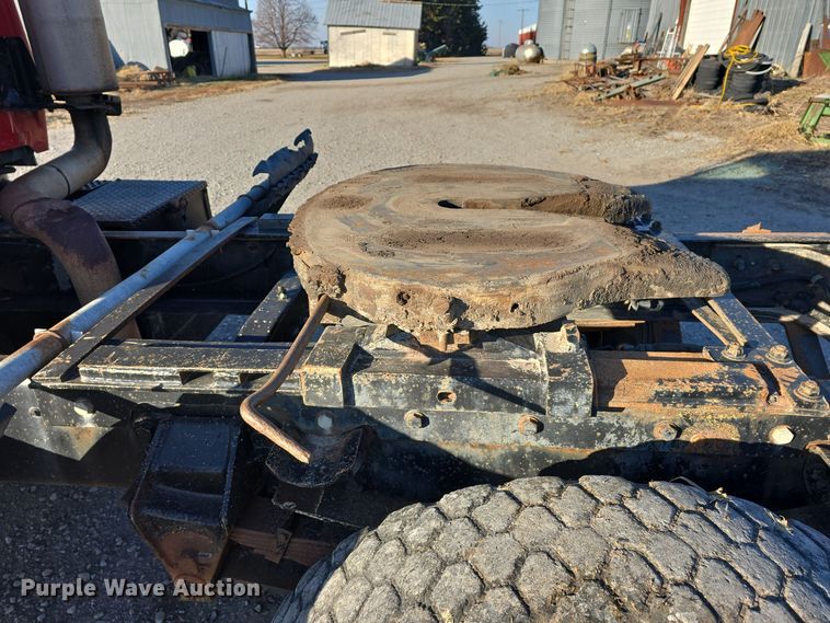 image for item DW3006 1990 Ford L9000 semi truck