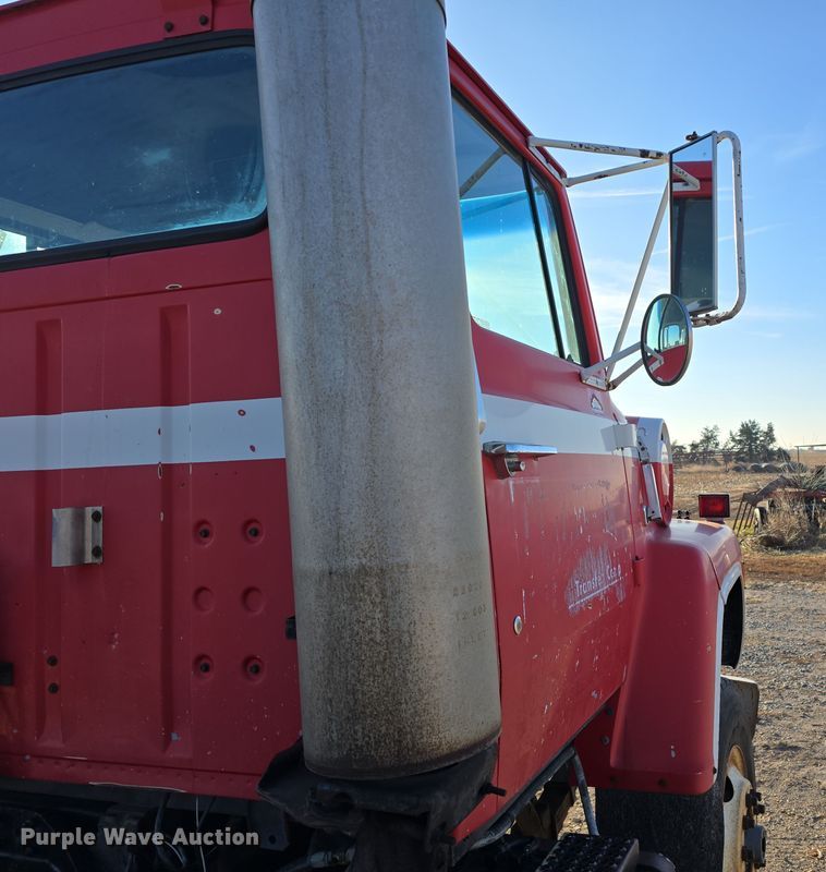 image for item DW3006 1990 Ford L9000 semi truck