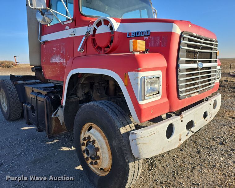 image for item DW3006 1990 Ford L9000 semi truck