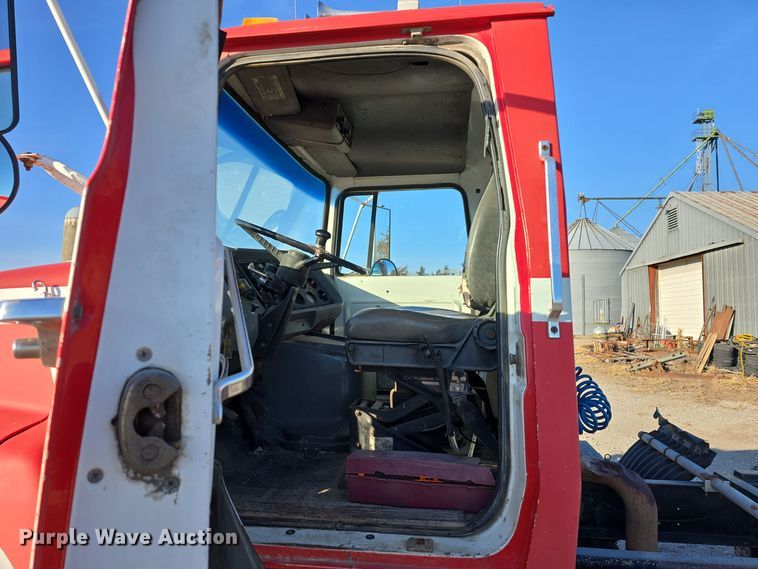 image for item DW3006 1990 Ford L9000 semi truck