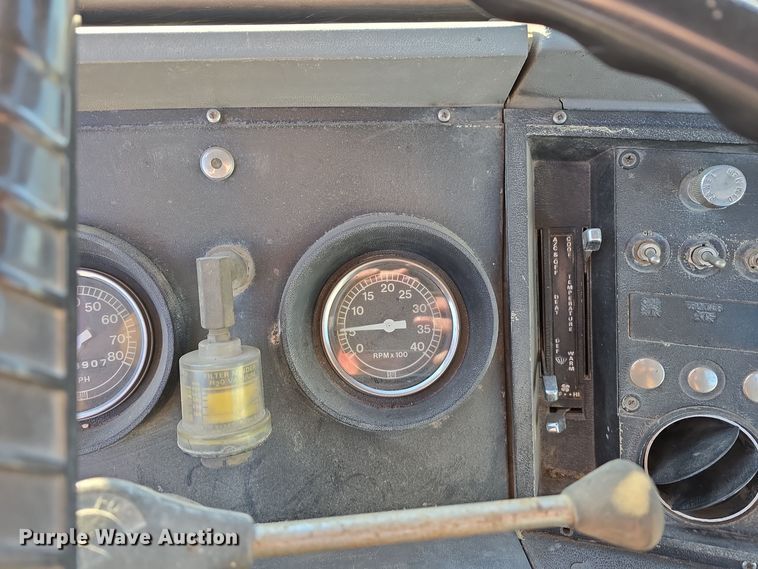 image for item DW3006 1990 Ford L9000 semi truck