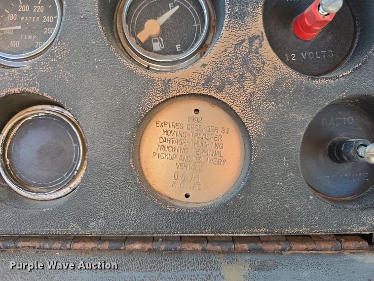 image for item DW3006 1990 Ford L9000 semi truck