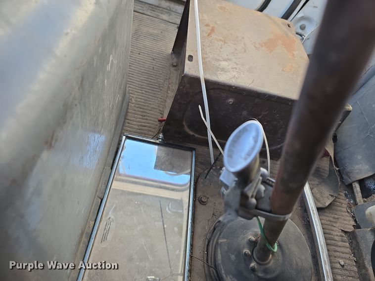 image for item DW3006 1990 Ford L9000 semi truck