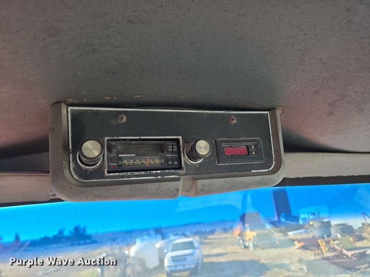 image for item DW3006 1990 Ford L9000 semi truck