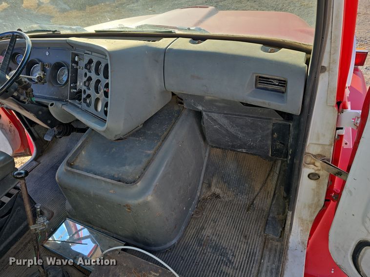 image for item DW3006 1990 Ford L9000 semi truck