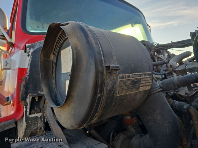 image for item DW3006 1990 Ford L9000 semi truck