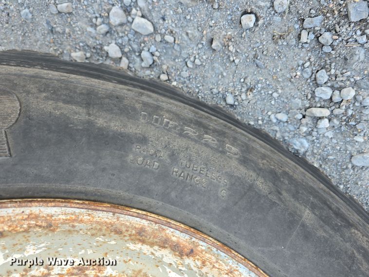 image for item DW3006 1990 Ford L9000 semi truck