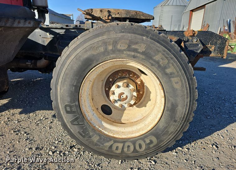 image for item DW3006 1990 Ford L9000 semi truck