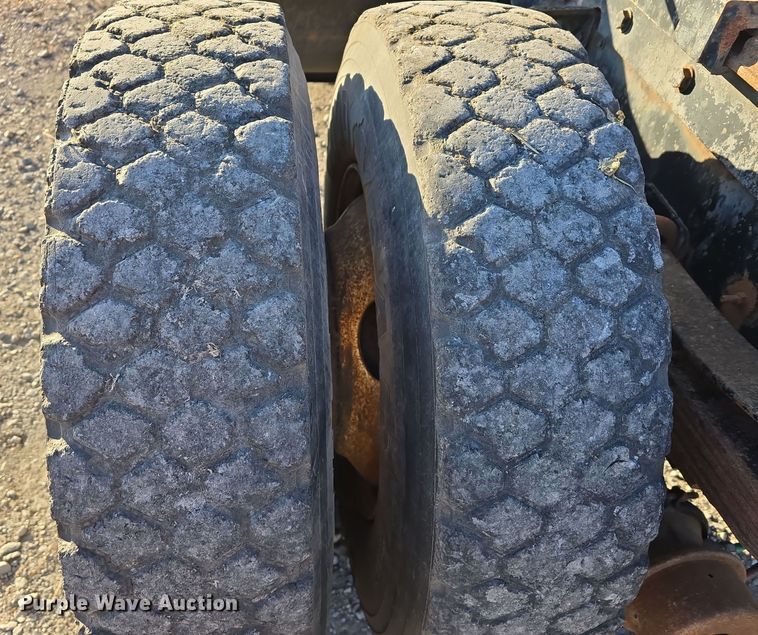 image for item DW3006 1990 Ford L9000 semi truck