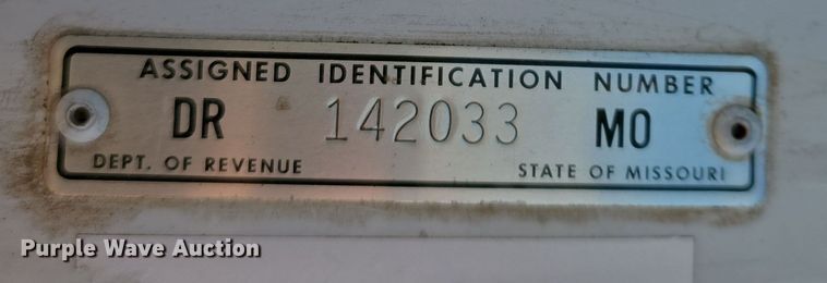 image for item DW3006 1990 Ford L9000 semi truck