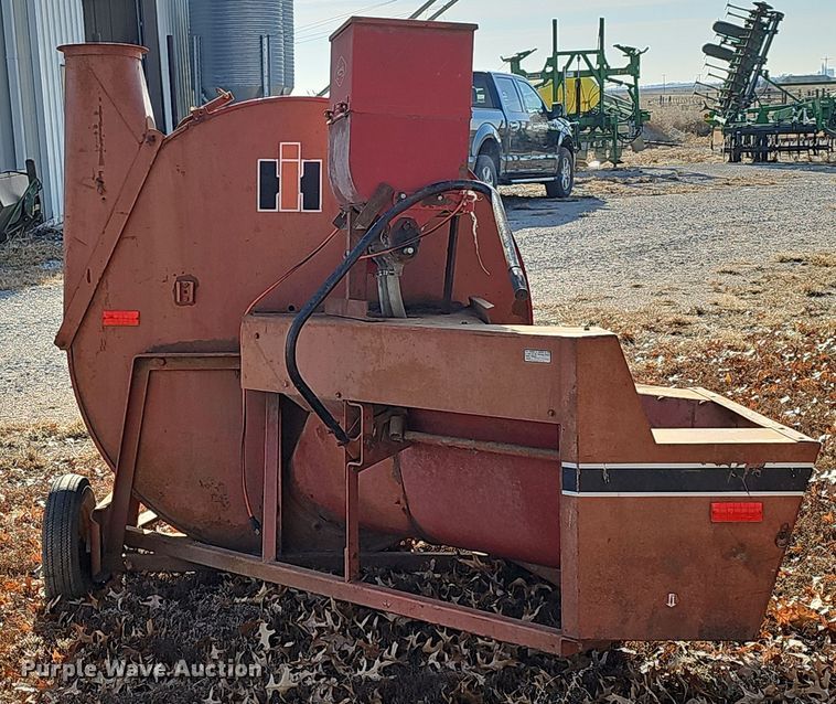 image for item DW3011 International Harvester 56 silage blower