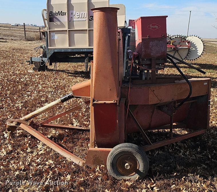 image for item DW3011 International Harvester 56 silage blower