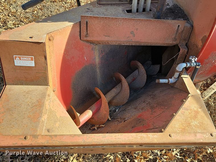 image for item DW3011 International Harvester 56 silage blower