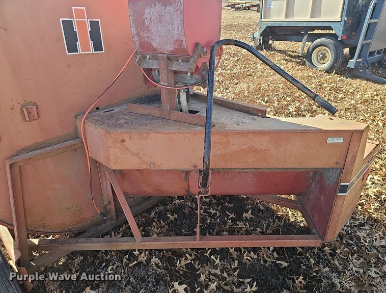 image for item DW3011 International Harvester 56 silage blower