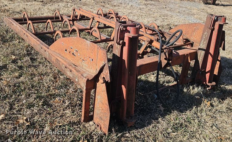 image for item DW3014 Farmhand hay handling equipment