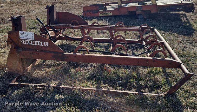 image for item DW3014 Farmhand hay handling equipment