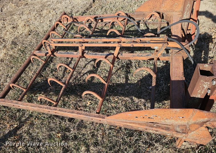 image for item DW3014 Farmhand hay handling equipment
