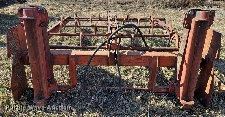 image for item DW3014 Farmhand hay handling equipment