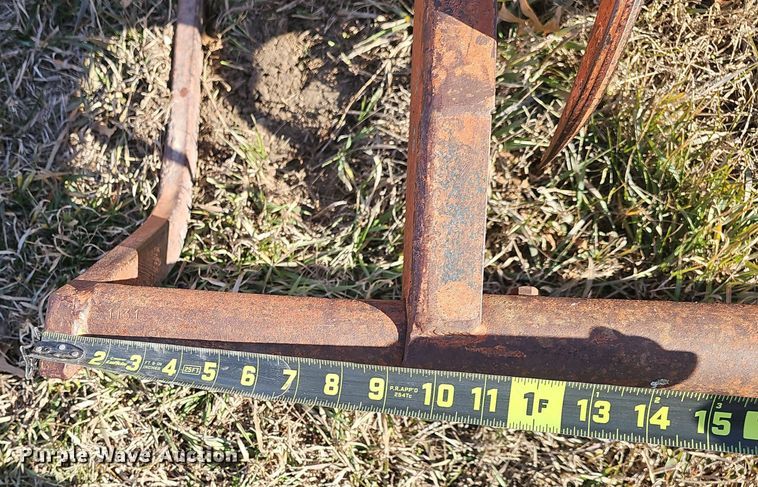 image for item DW3014 Farmhand hay handling equipment