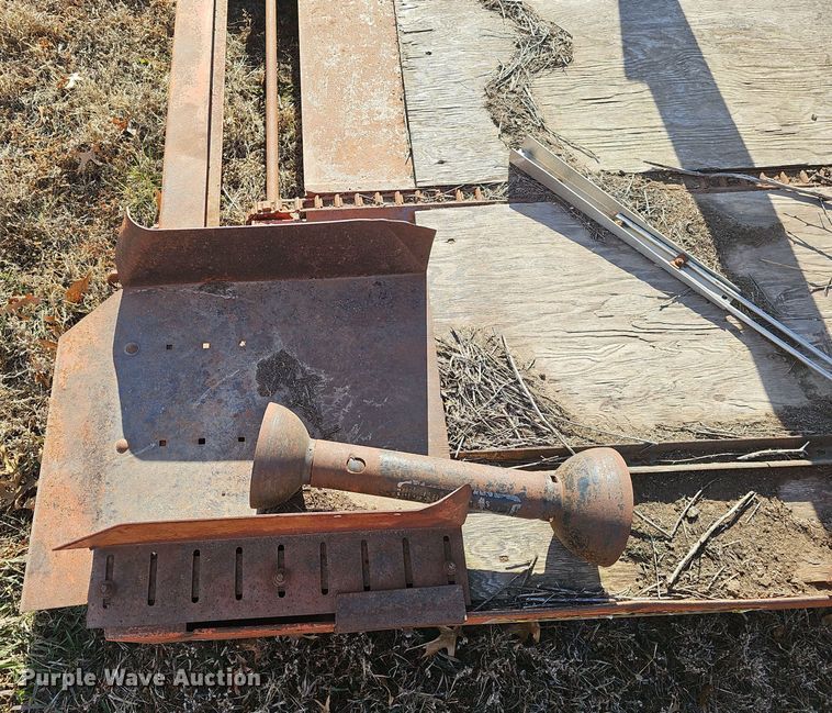 image for item DW3014 Farmhand hay handling equipment