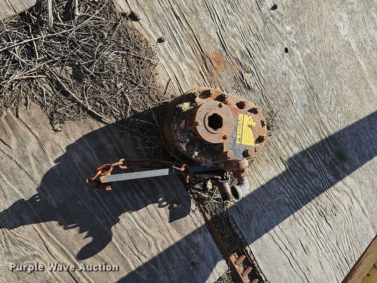 image for item DW3014 Farmhand hay handling equipment