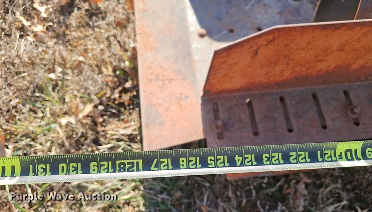 image for item DW3014 Farmhand hay handling equipment