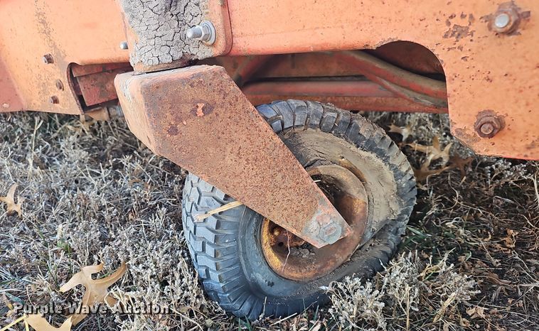 image for item DW3014 Farmhand hay handling equipment