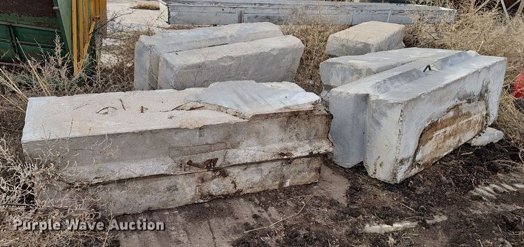 image for item DW3023 (20) concrete blocks