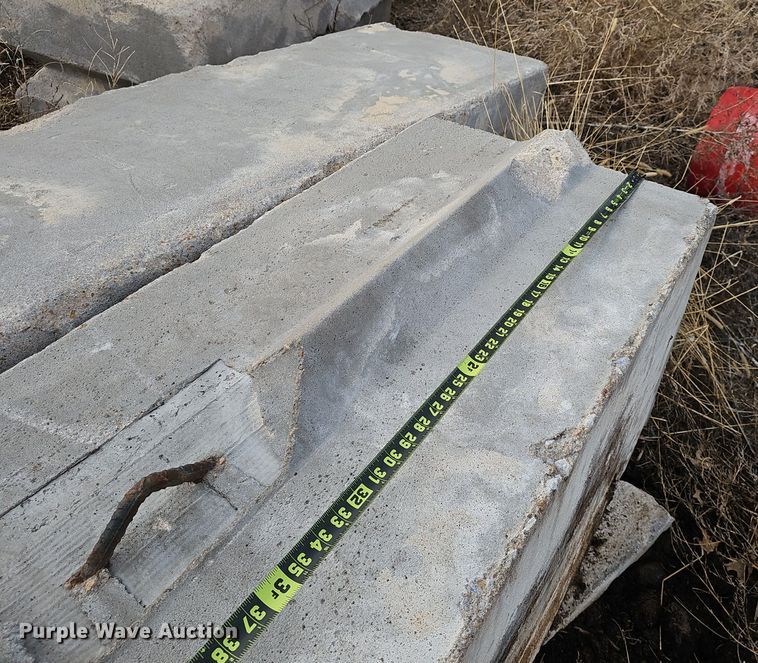 image for item DW3023 (20) concrete blocks