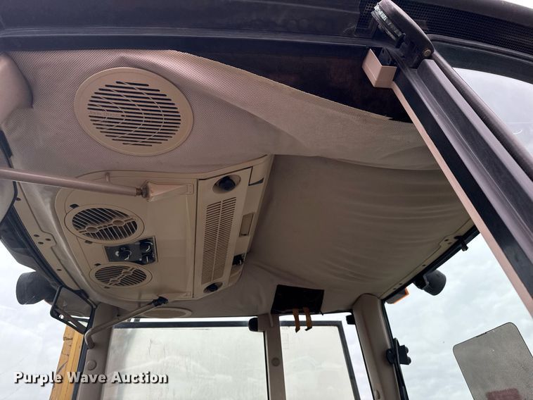 image for item EG2375 2003 John Deere 6415 tractor