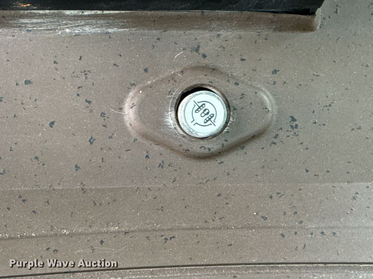 image for item EG2375 2003 John Deere 6415 tractor