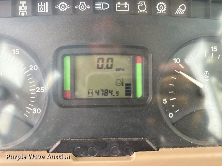 image for item EG2375 2003 John Deere 6415 tractor