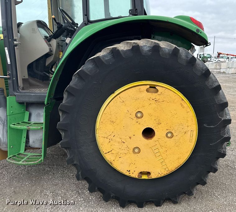 image for item EG2375 2003 John Deere 6415 tractor