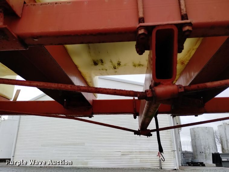 image for item EH0066 Clark tank trailer