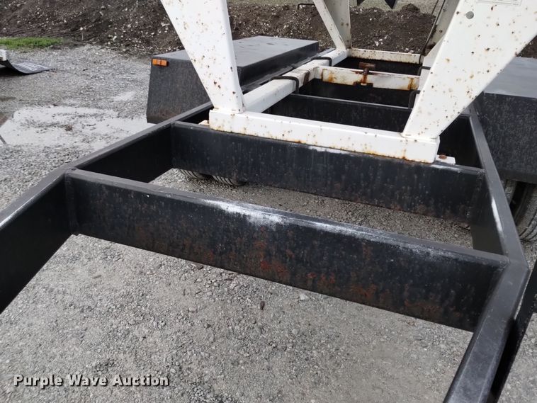 image for item EH0076 Convey-All BTS300 seed tender