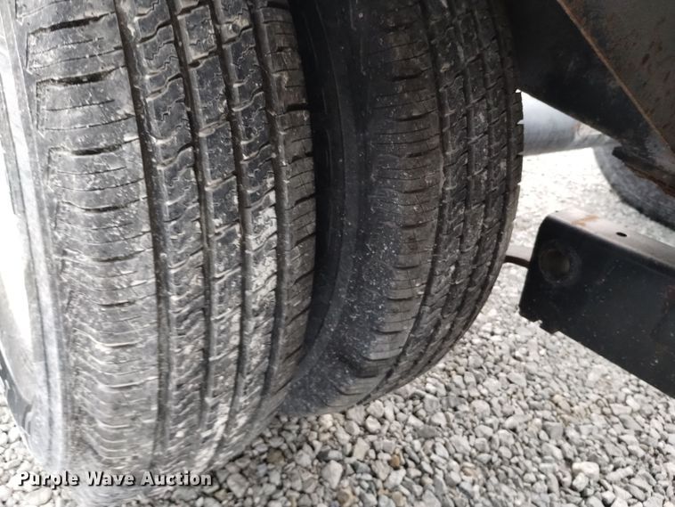 image for item EH0076 Convey-All BTS300 seed tender