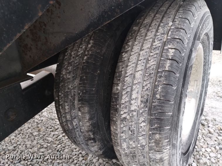 image for item EH0076 Convey-All BTS300 seed tender