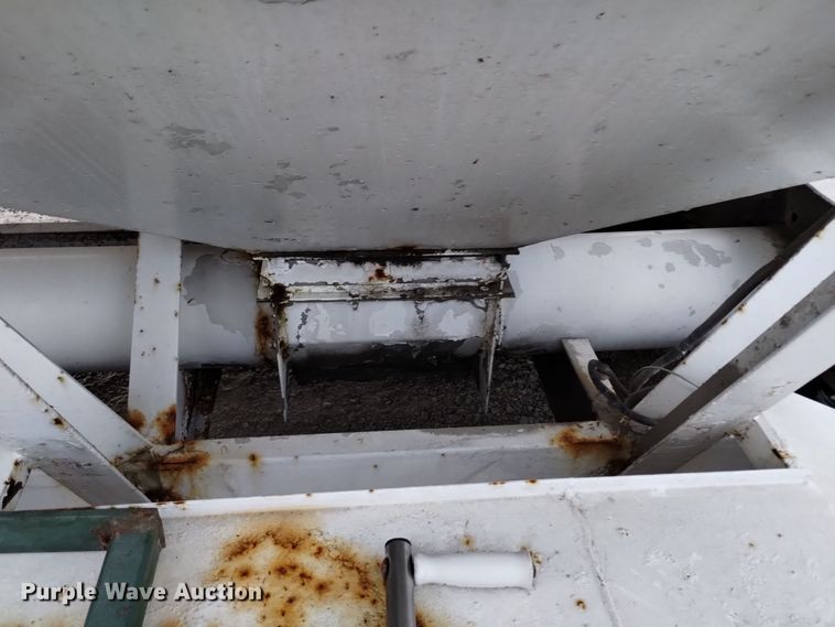 image for item EH0077 Chandler 16  fertilizer delivery bed