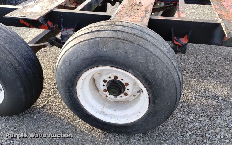 image for item EH0092 Countrymark Coop 2610 running gear