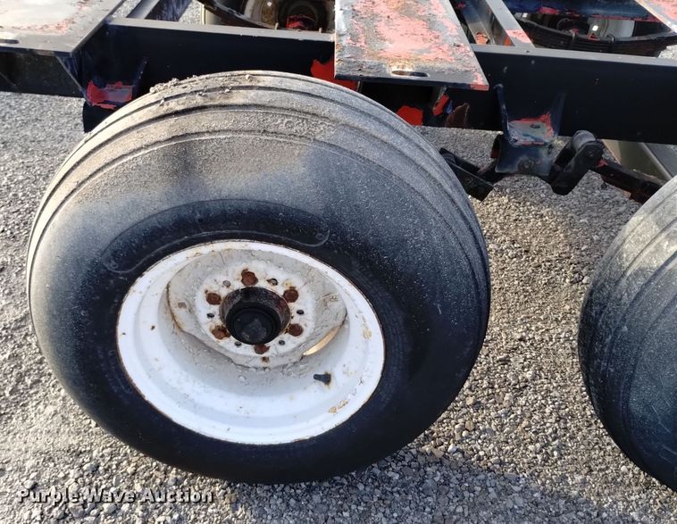 image for item EH0092 Countrymark Coop 2610 running gear