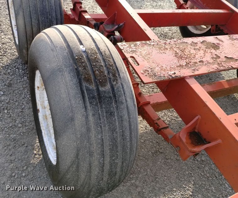 image for item EH0093 Countrymark 2610 running gear