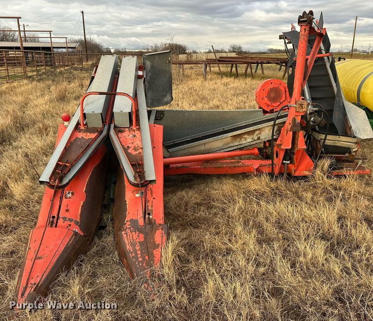 image for item EJ5317 Byron 103 corn picker