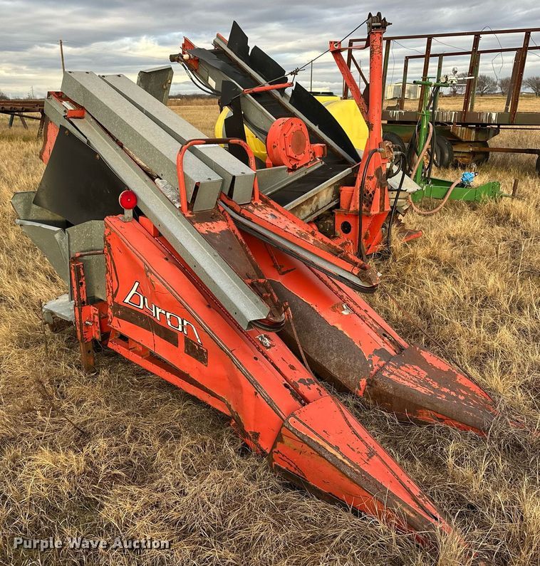 image for item EJ5317 Byron 103 corn picker