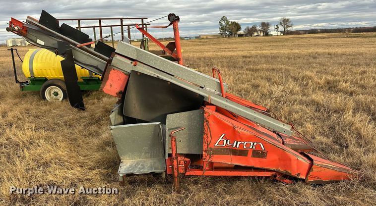 image for item EJ5317 Byron 103 corn picker