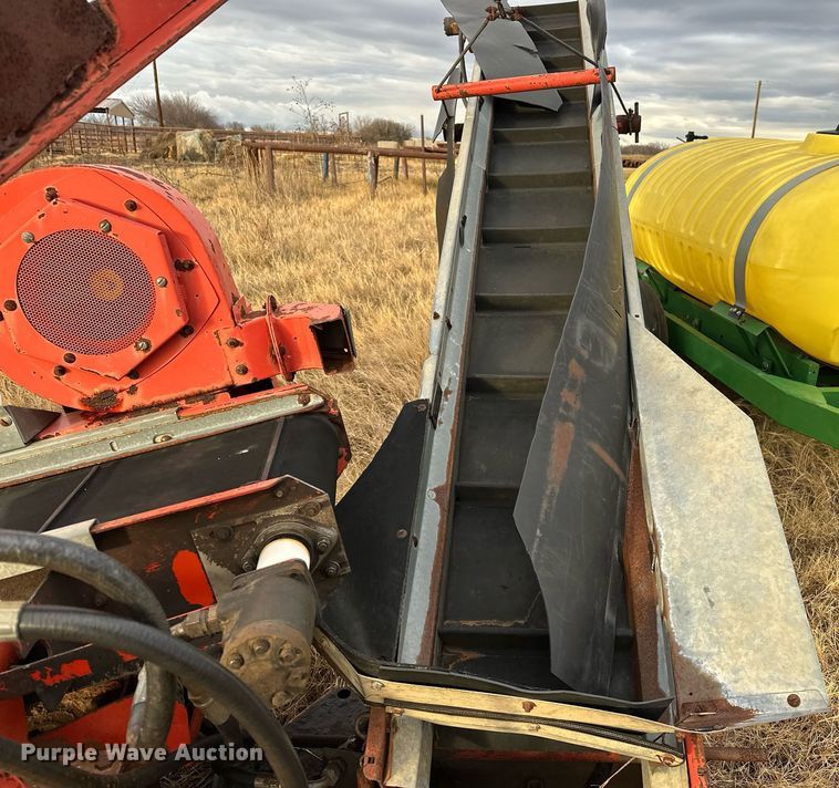 image for item EJ5317 Byron 103 corn picker