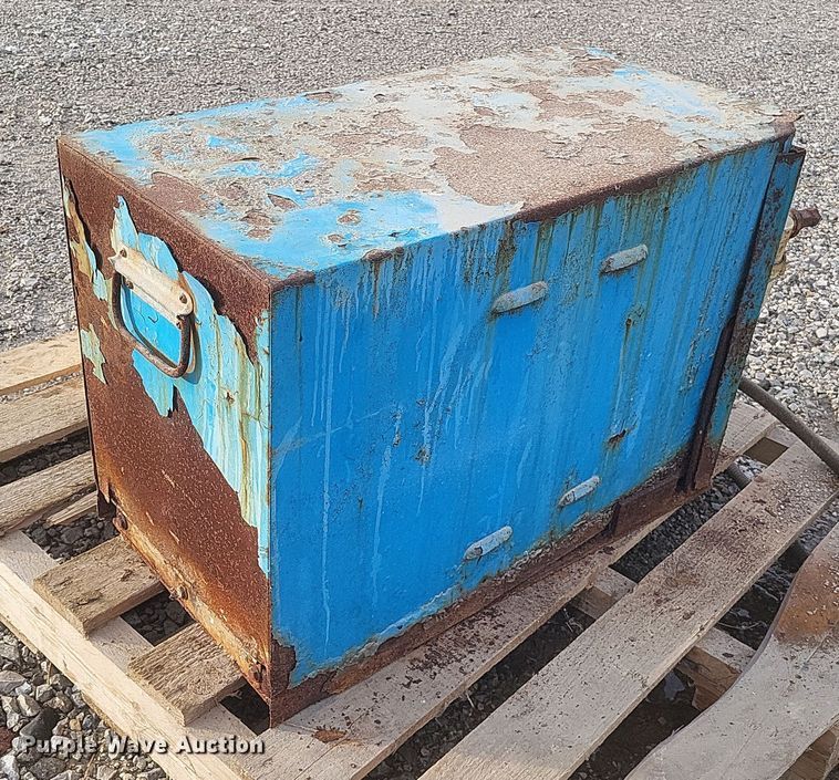 image for item EJ8146 (2) N-serve pumps