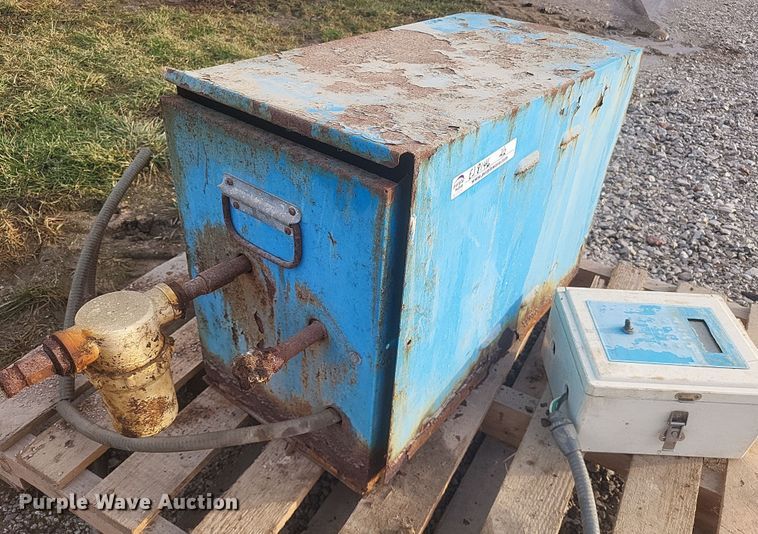 image for item EJ8146 (2) N-serve pumps