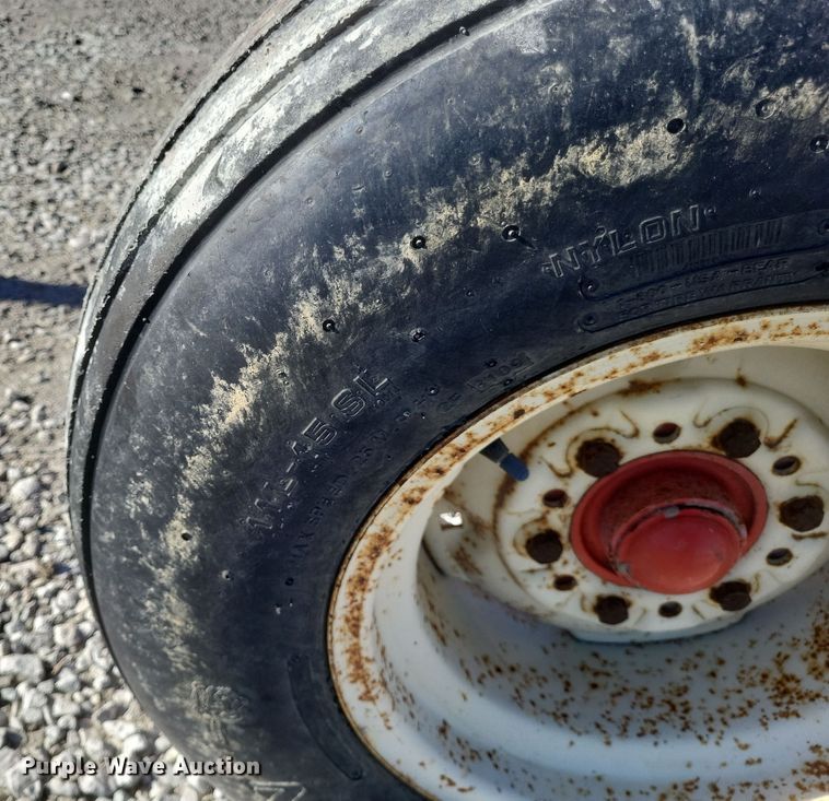 image for item EJ8153 CountryMark Co-Op 2020 running gear 